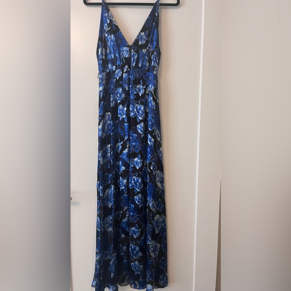 NWT Alice and Olivia flowy Maxi dress